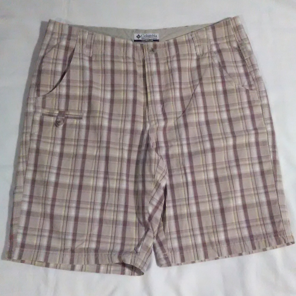 Columbia women's Plaid light weight shorts size 8
